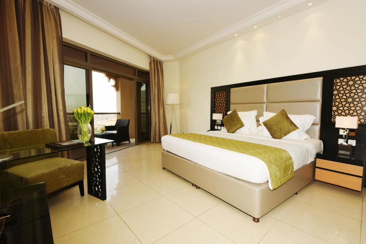 Bahi Ajman Palace Hotel Exterior foto A room at the hotel
